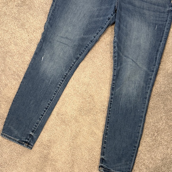 Express Women's Slim Skinny Jeans - Medium Blue Wash - Picture 3 of 7